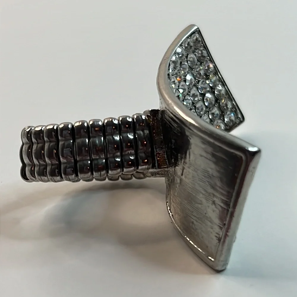 Artsy Bling Curl Ring | Clear Rhinestones